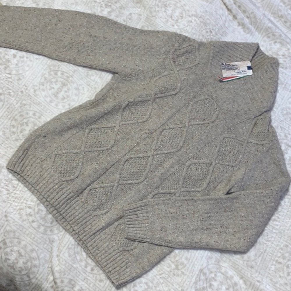 CASHMERE SWEATER